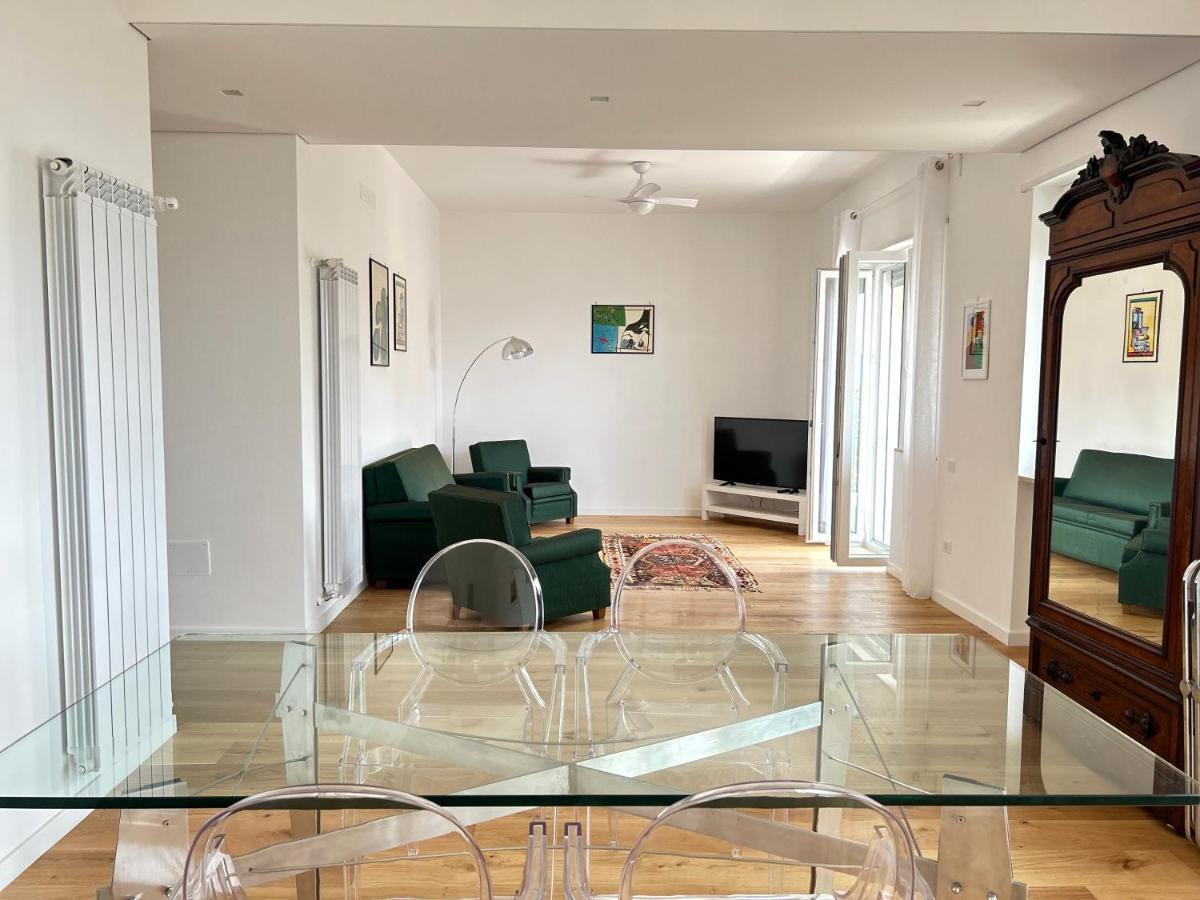 A Casa Di Roberta Lejlighed Salerno Eksteriør billede