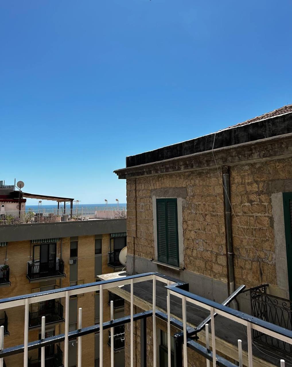 A Casa Di Roberta Lejlighed Salerno Eksteriør billede